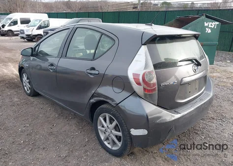 2012 Toyota Prius C Three из США, поврежденный, VIN JTDKDTB30C1028126